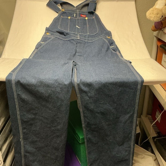 Dickies Dark Blue Denim bibs size 38x32 , 30 inch inseam brand new - Picture 5 of 9